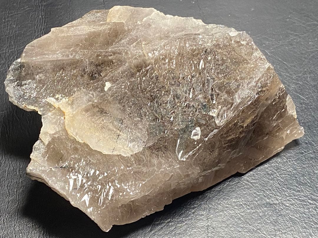 ザギ水晶　ザギマウンテンクォーツ　935g