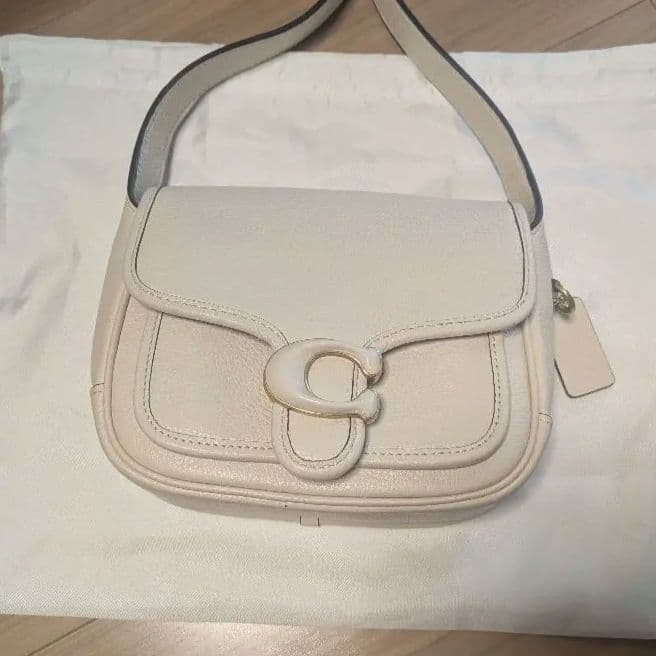 【週末限】COACH TABBY MESSENGER19 ホワイト