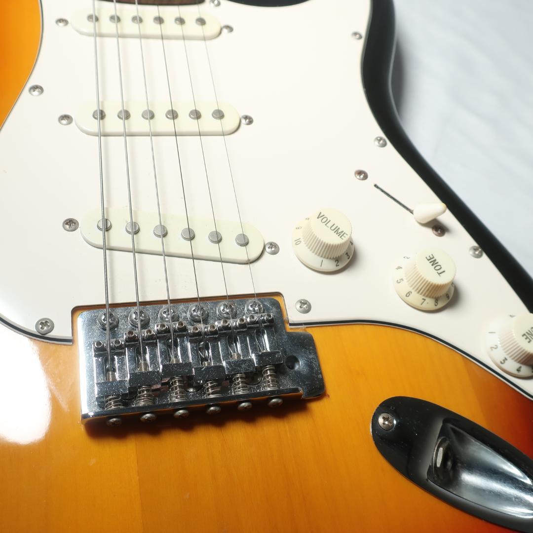 Legend ストラトキャスタータイプ エレキギター 3トーンブラウン