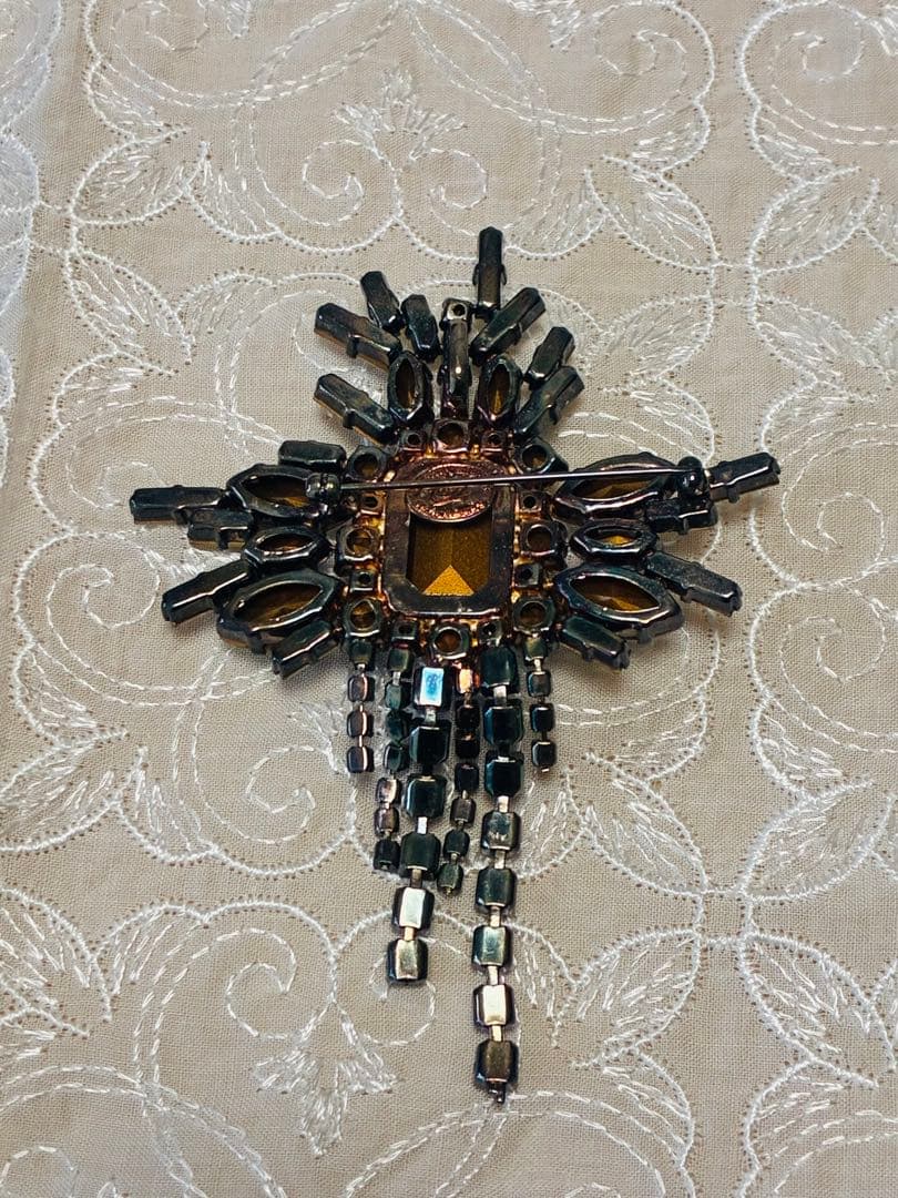 Christian Lacroix ヴィンテージブローチ