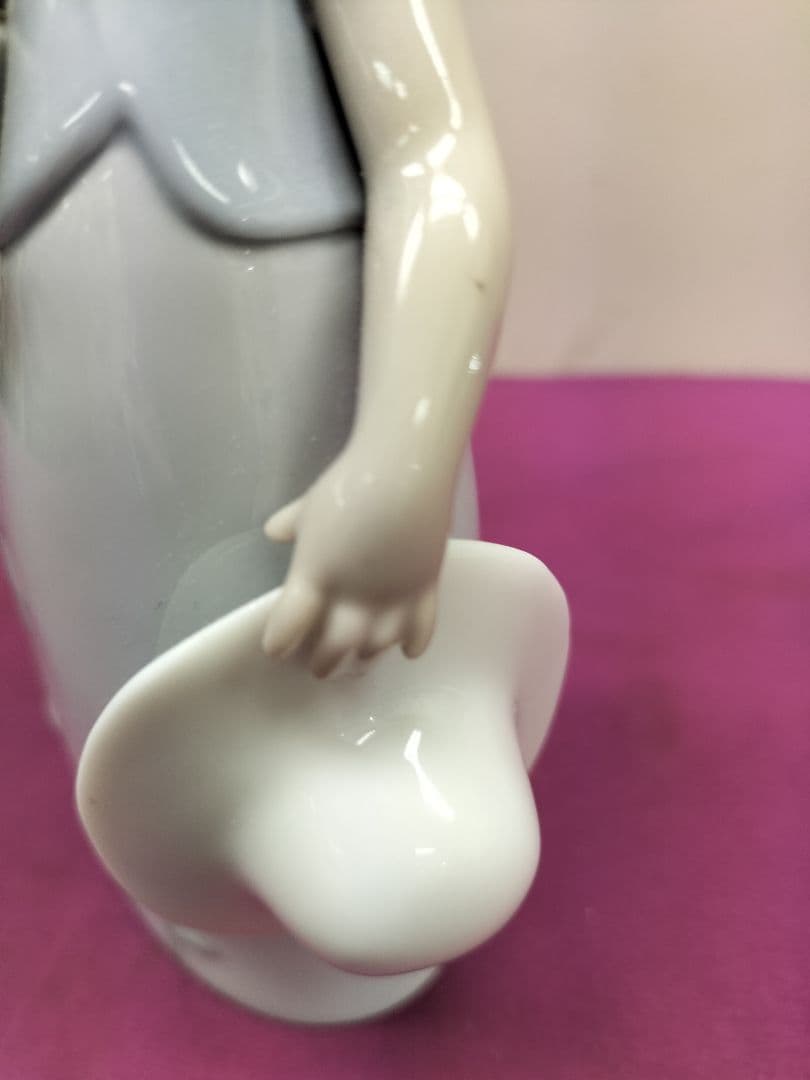 リヤドロ　陶器人形　「リトルバイオレット」スペイン　No8043 完品　美品