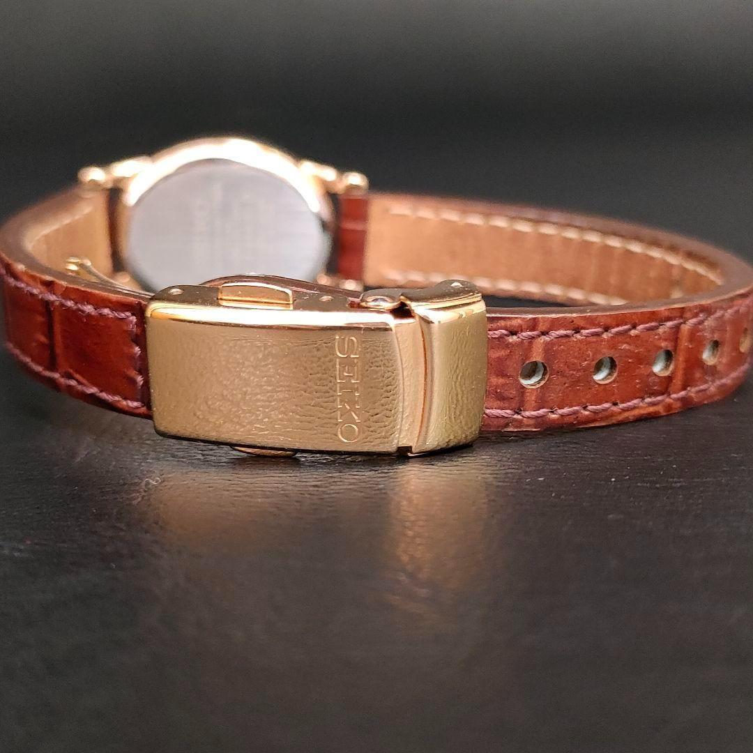 美品　SEIKO　セイコー　V117　ゴールド　ホワイト　ブラウン　ソーラー