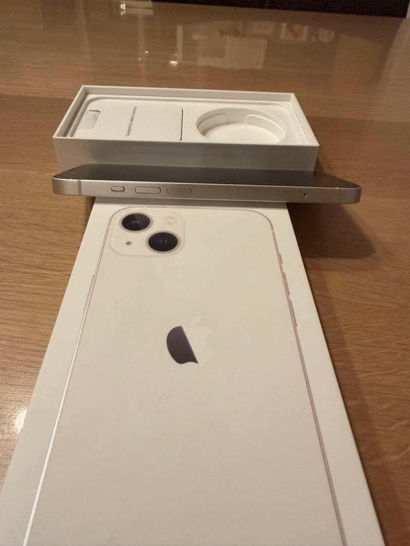 B*6様 Apple iPhone 13 スターライト