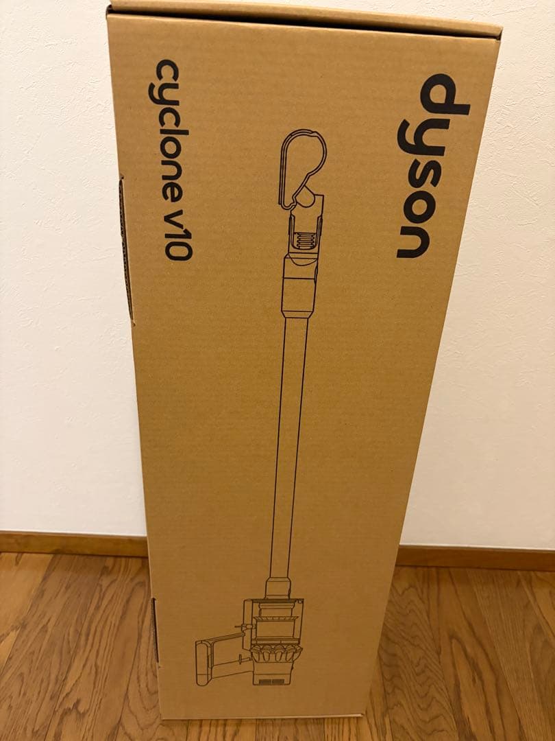 年末割引　Dyson cyclone v10 本体と付属品フルセット　送料込み