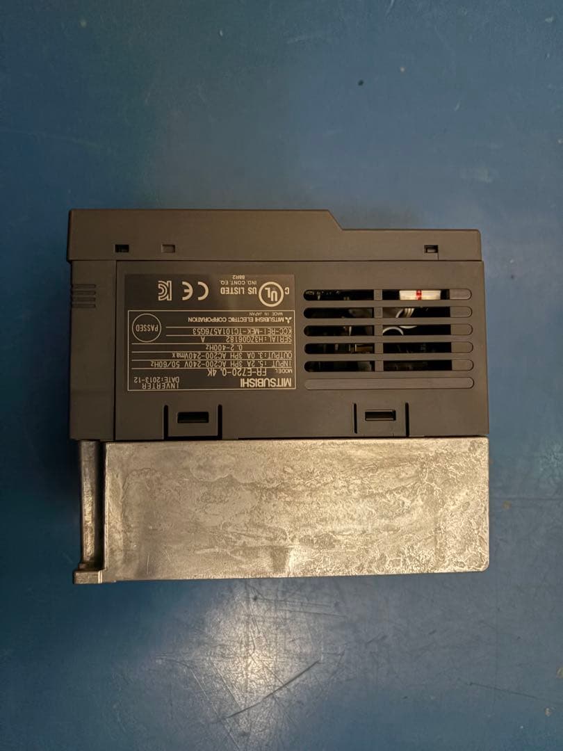 三菱電機FR-E720-0.4K中古インバータINV