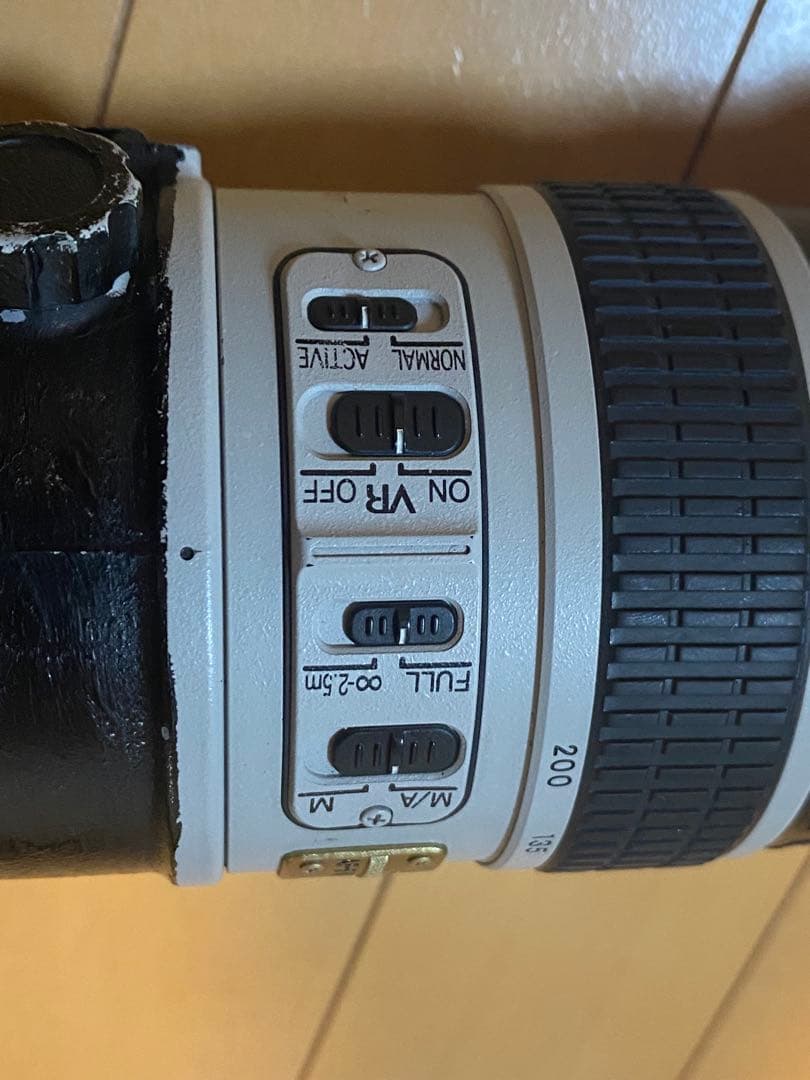 ニコンAF-S VR ED 70-200mm F2.8G（IF） ライトグレー