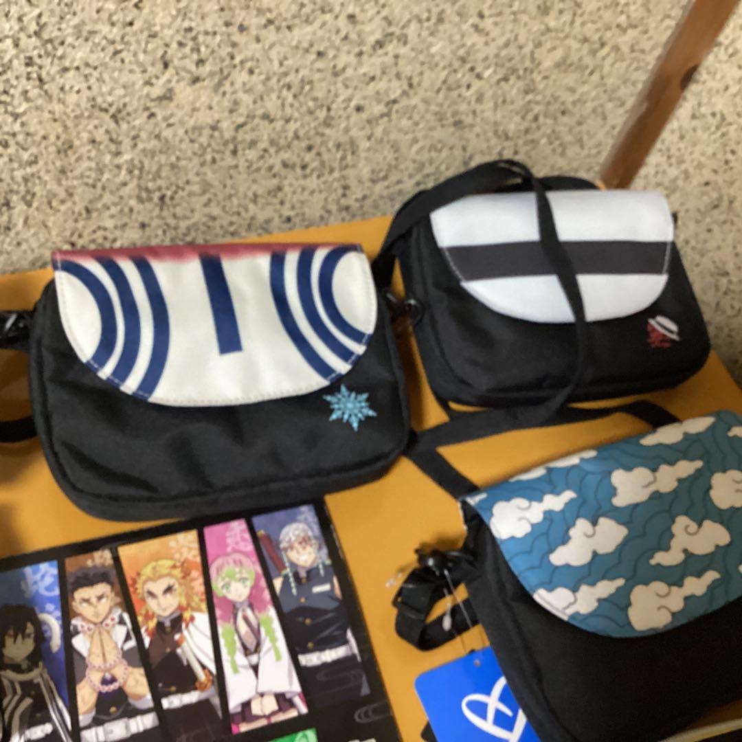 2389 鬼滅の刃グッズセットバッグ &ティッシュ &タオル