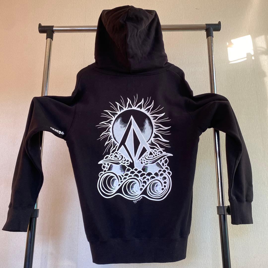 Volcom 太陽と波のグラフィックパーカー