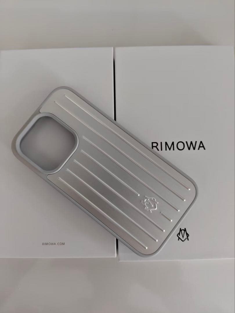 未使用 RIMOWA シルバー iPhone16pro用ケース
