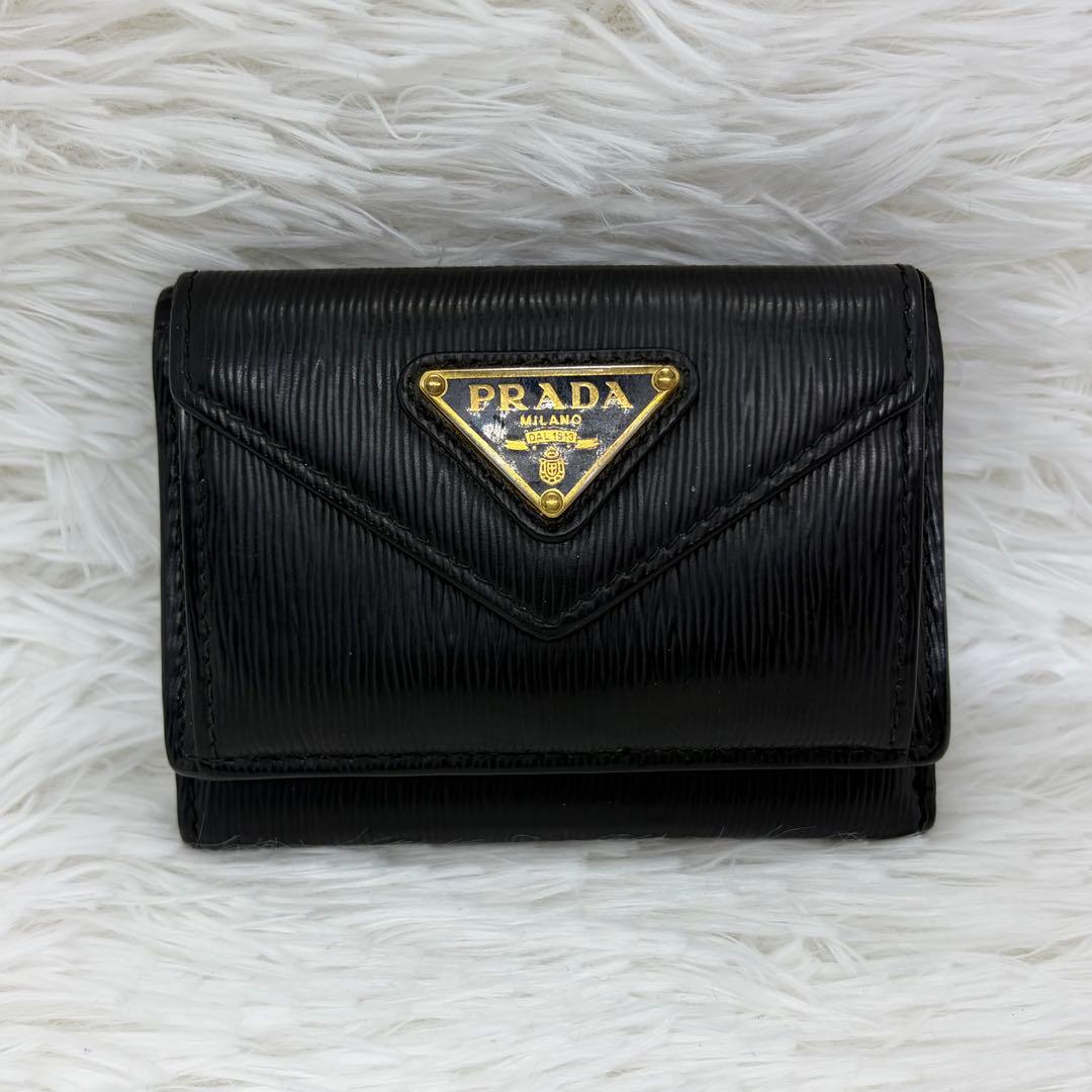 RFID搭載/美品✨プラダ　三つ折り財布 サフィアーノ 三角ロゴ　レザー　黒