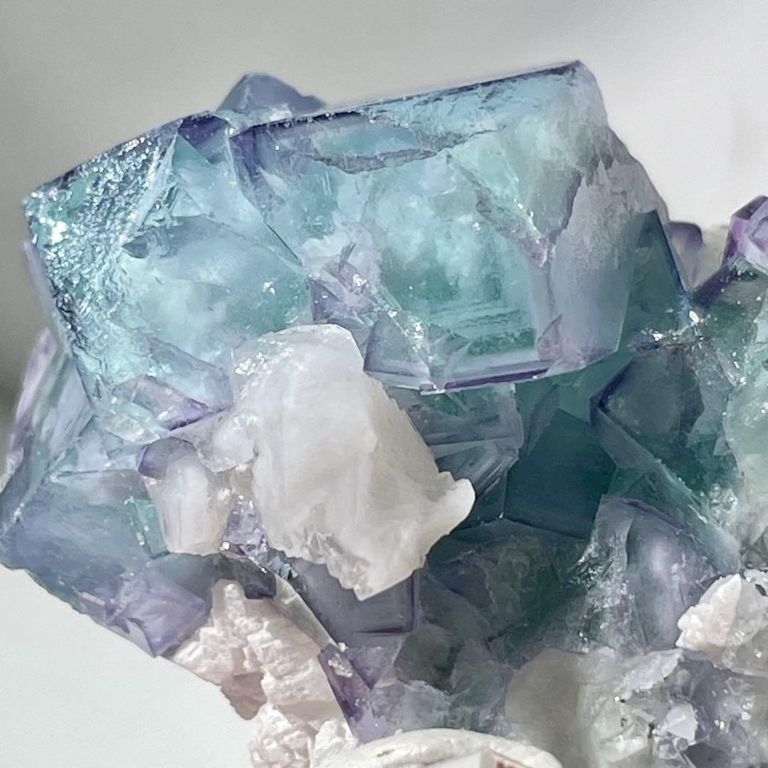 391 中国　ヤオガンシャン産　ポーセリンフローライト