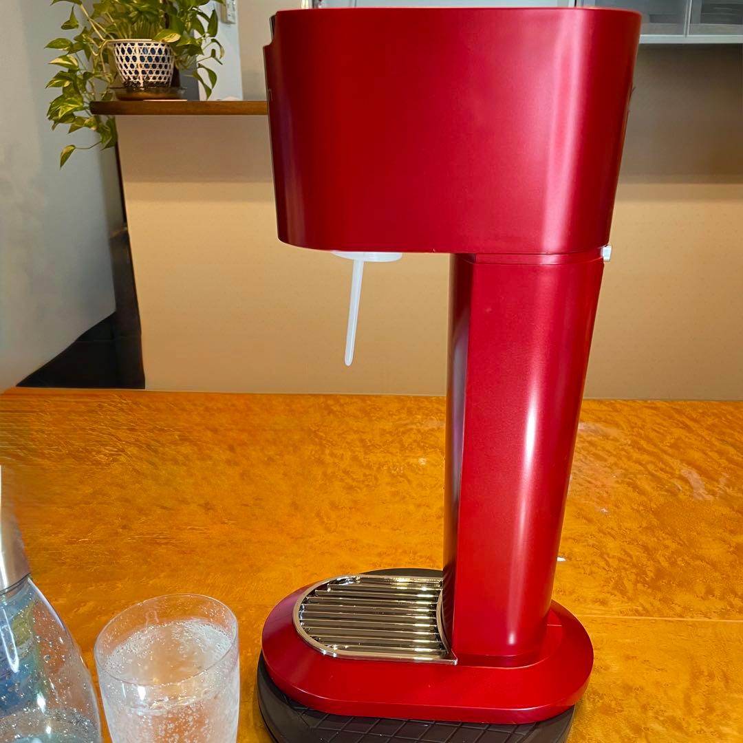 ソーダストリーム　ジェネシス(R ) 満タンガスシリンダー2本、専用ボトル付き