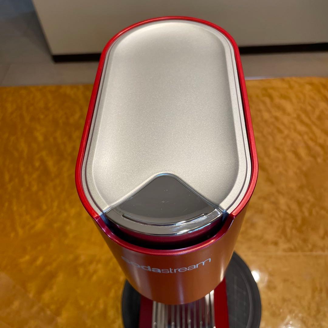 ソーダストリーム　ジェネシス(R ) 満タンガスシリンダー2本、専用ボトル付き