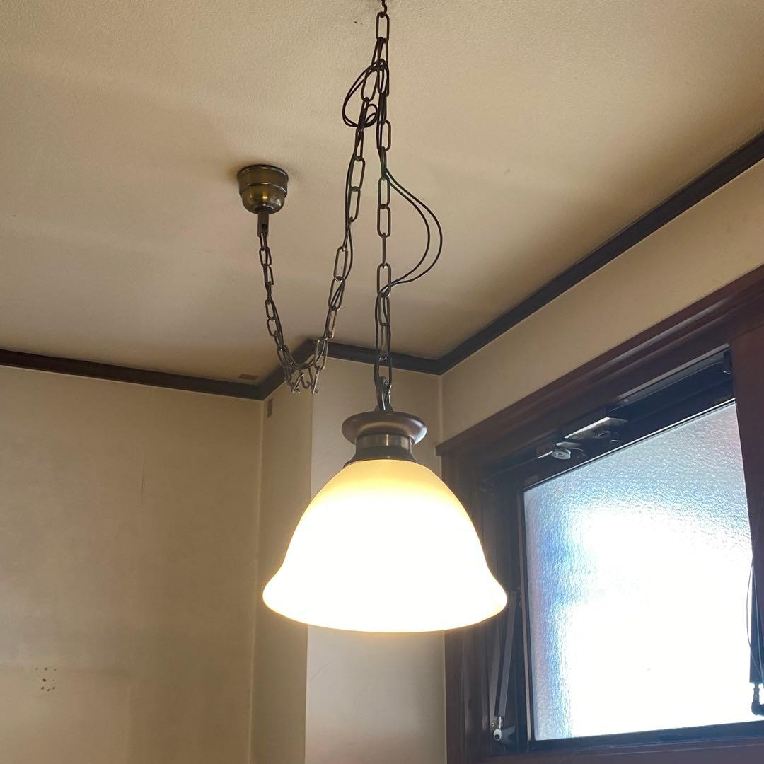 ホワイトガラス ペンダントライト オーデリック D