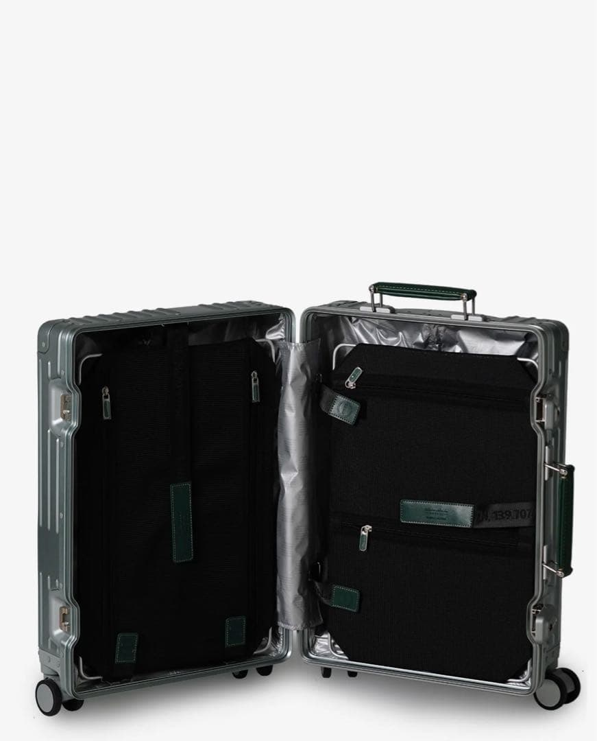 新型・新作・新品未使用 イノベーター・アルミキャリーケース・クールグレー・70L