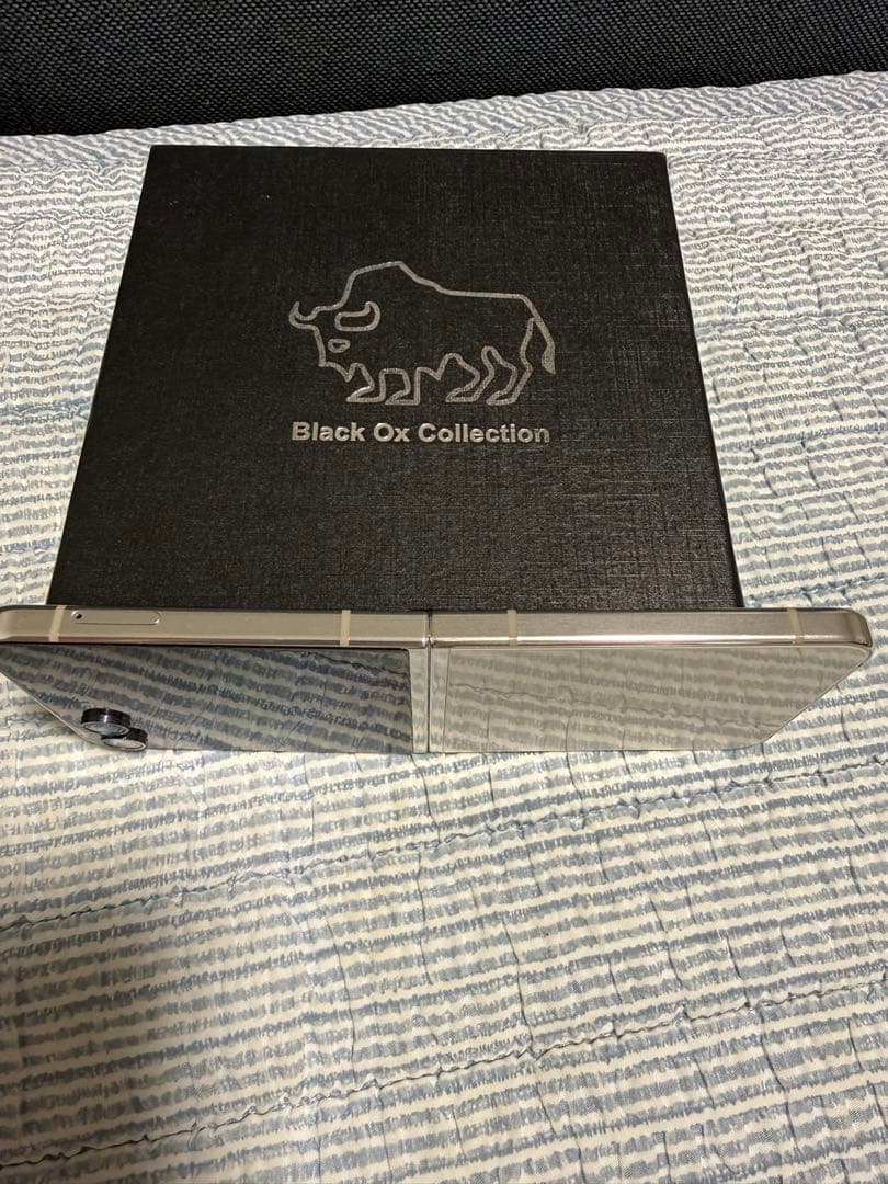 ち*ん様 [大容量美品]Galaxy Z Flip5 512GB クリーム SI