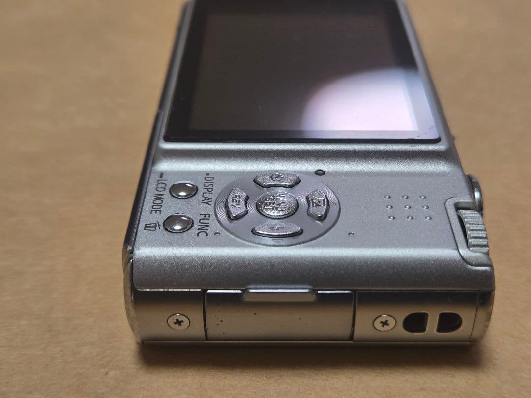 Lumix DMC-FX33 シルバー コンパクトデジタルカメラ 本体