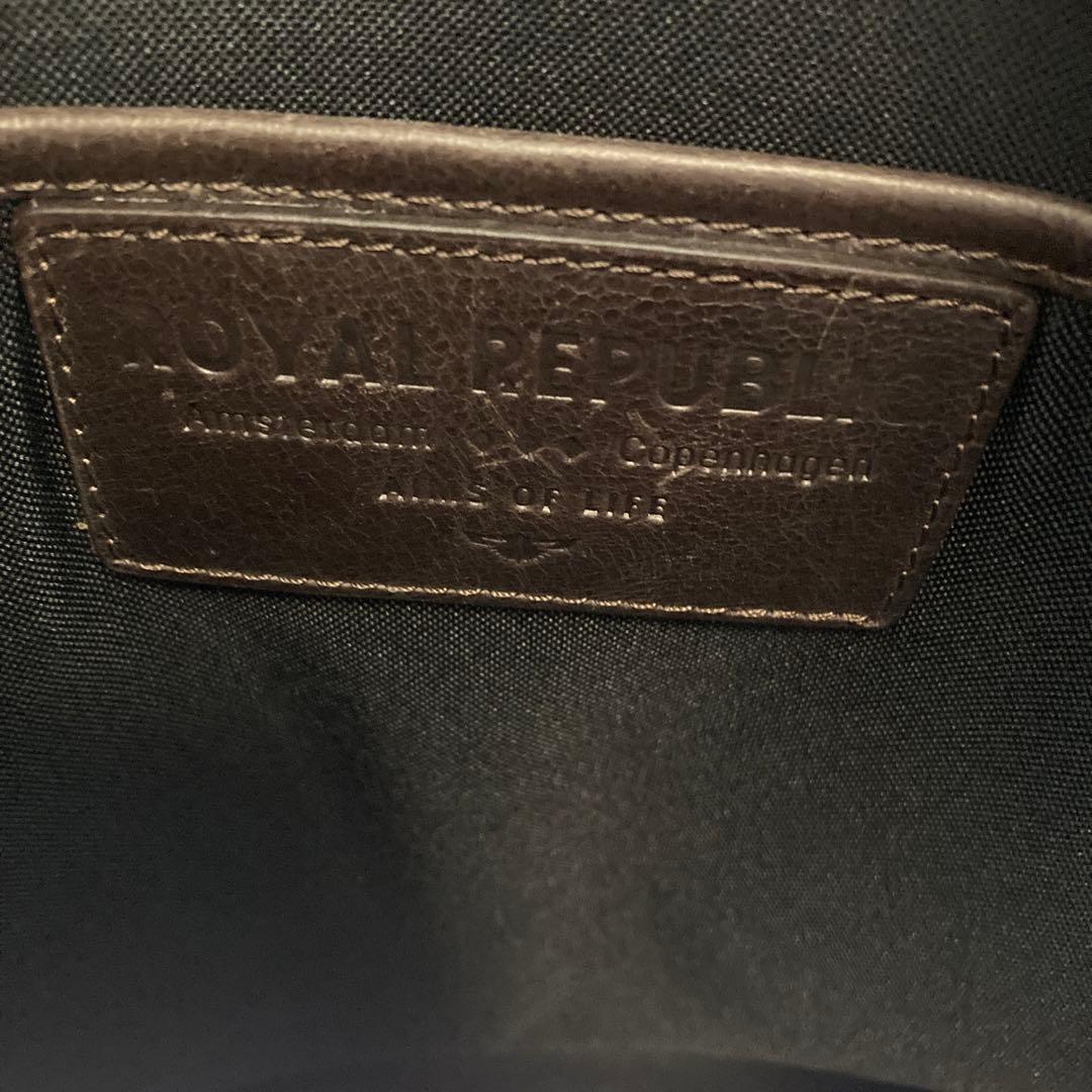  Republiq 縦長　ダークブラウン　トートバック　革　ビジネス