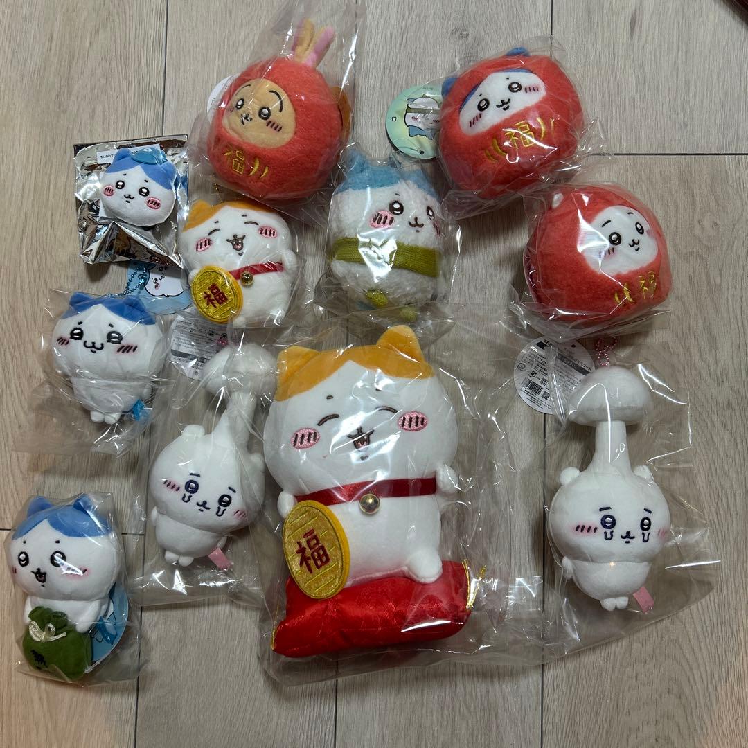 ちいかわ　ぬいぐるみ11個セット 招福　ハチワレ　おかおバッジ　ダルマ　寄生