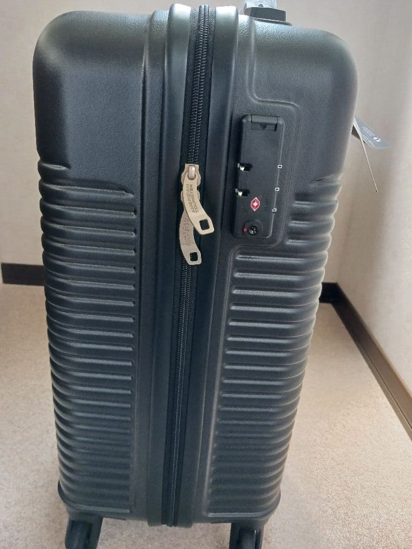 【新品未使用品】キャリーケース　アメリカンツーリスター　機内持ち込み可　黒色