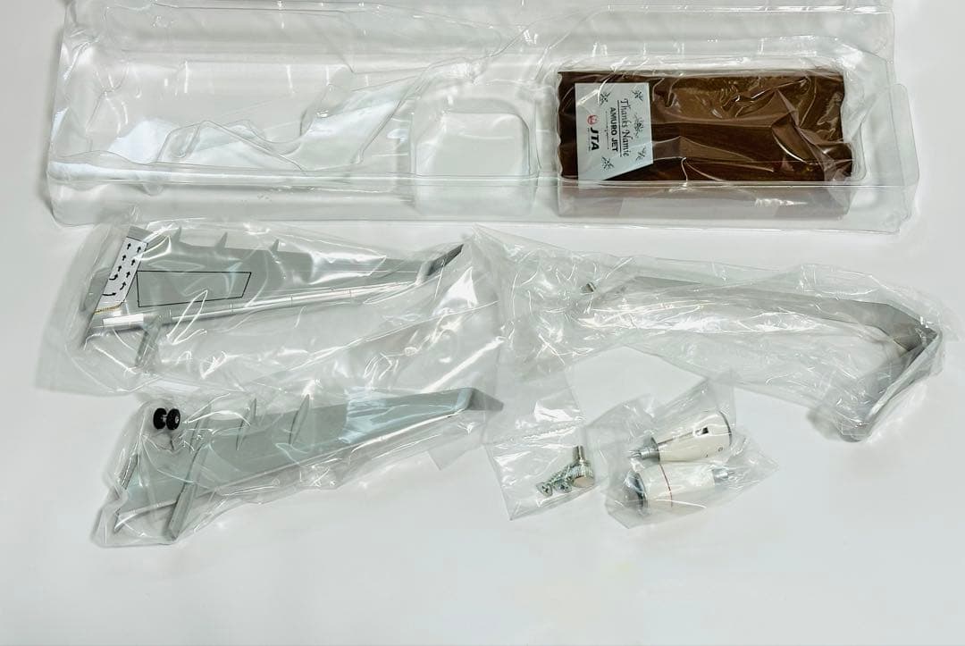JALUX 1/130 737-800 JTA AMURO JET 未組立品