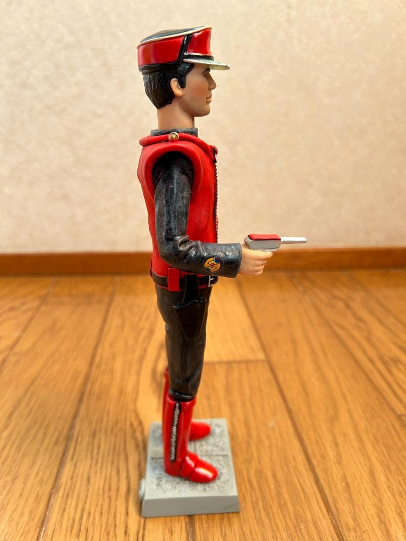 【値下げ】キャプテン・スカーレット塗装済フィギュア