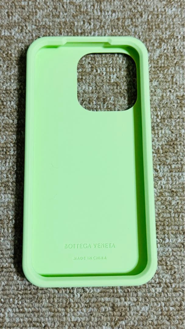 BOTTEGA VENETA【iPhone14Pro】ラバーケース