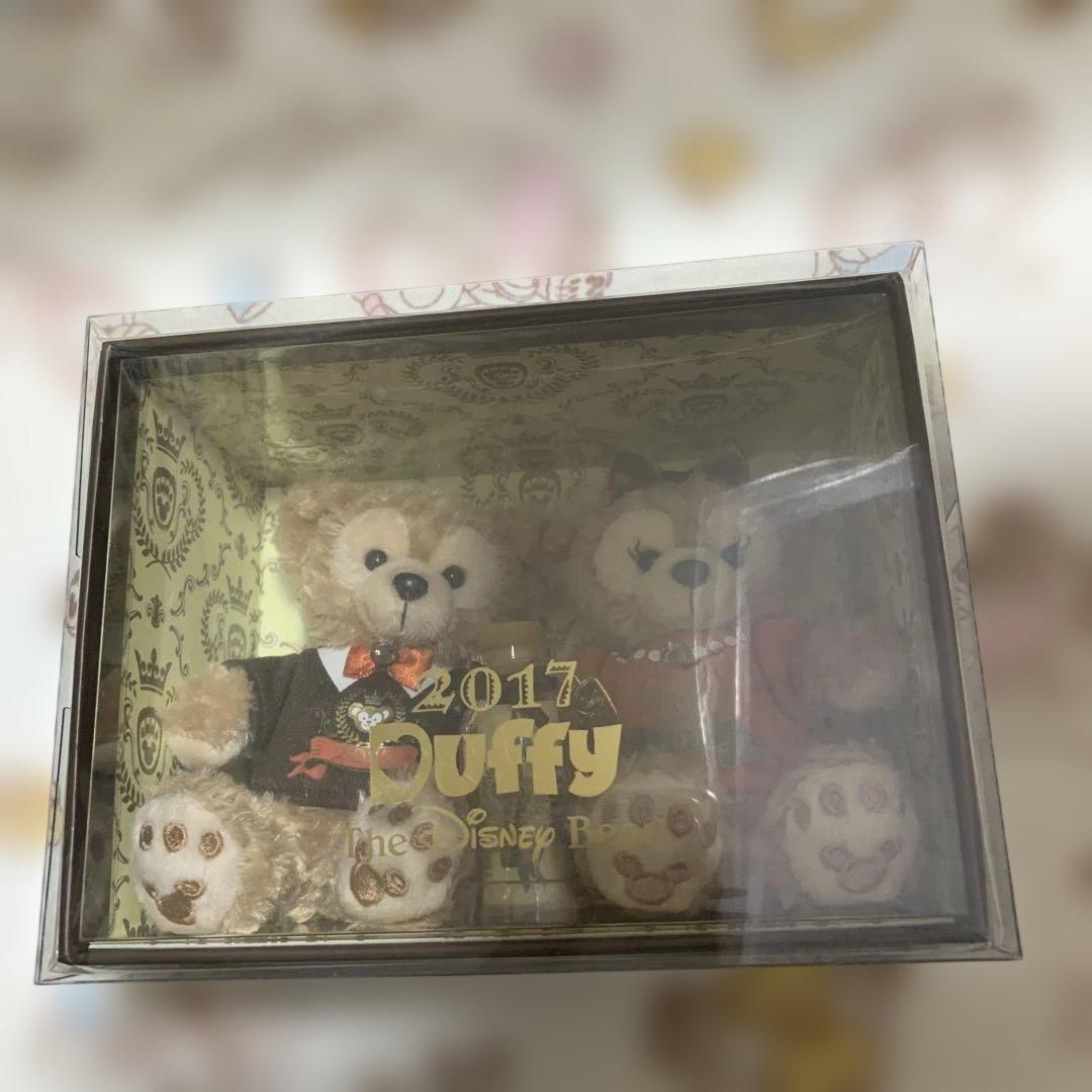 1 ハッピーニューイヤー　コレクションドールセット　ぬいぐるみ　ダッフィー