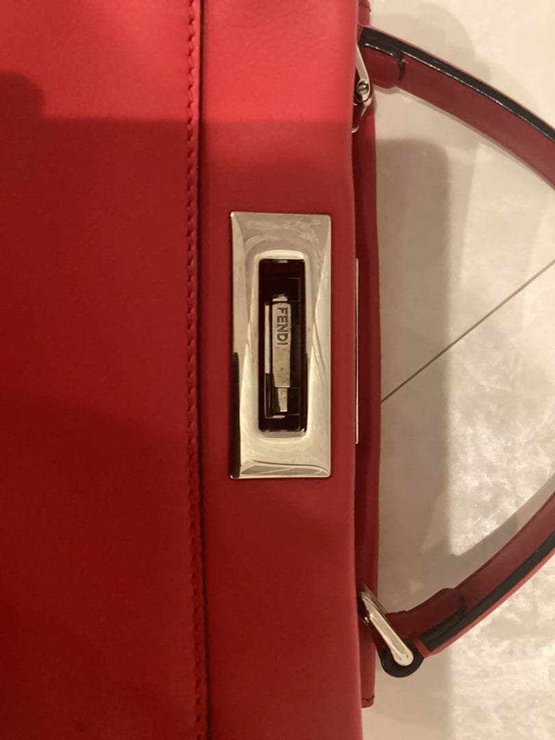FENDI ピーカブー レギュラー 赤ショルダーバッグ