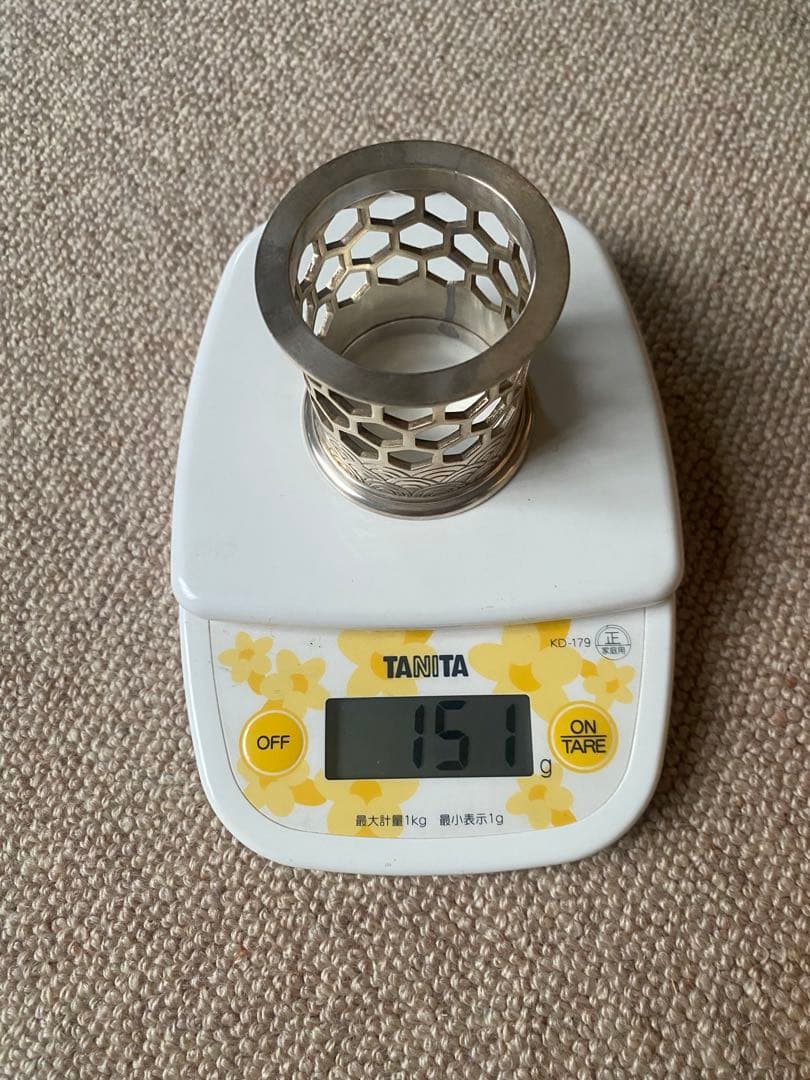 南鐐　亀甲透　青海波紋　蓋置　鋳師　金森紹栄氏作　共箱入