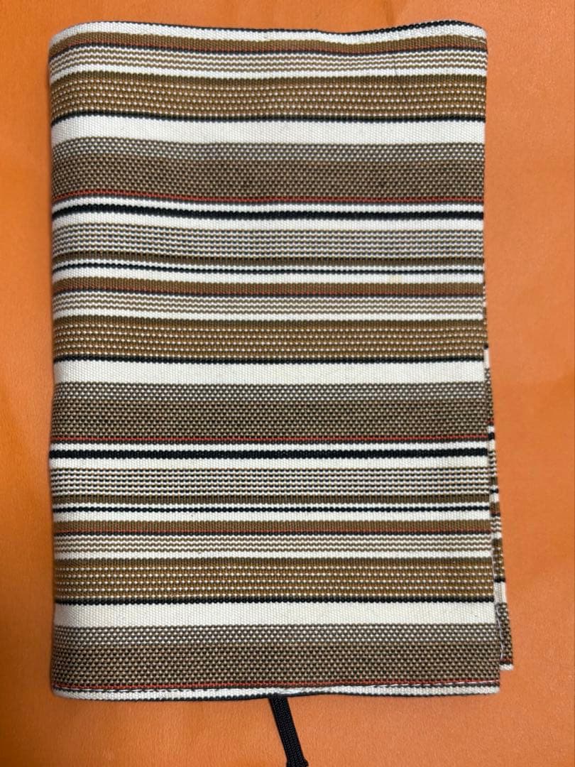 UNITED BEES バトンペンケース ブックカバー カフェラテ