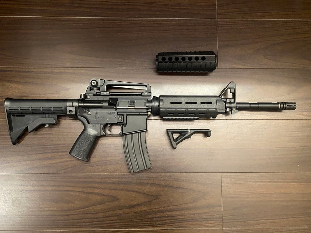 東京マルイ 次世代電動ガン M4A1カービン 付属品多数 マグプル