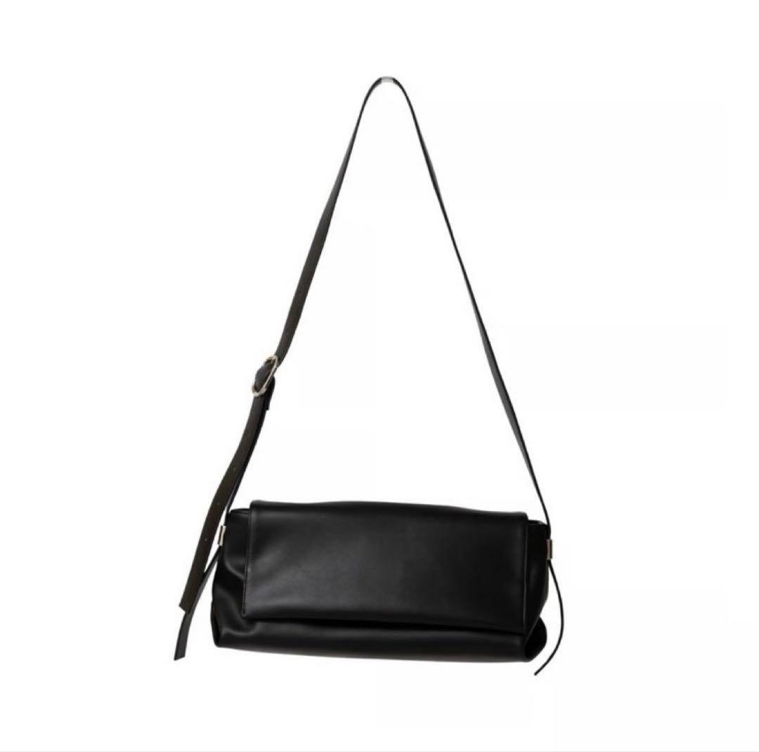 SIMYON シミョン ショルダーバッグ ブラック　川上桃子