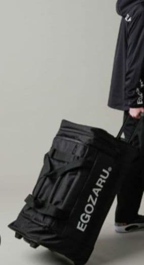 EGOZARU. ブラック ボストンバッグ