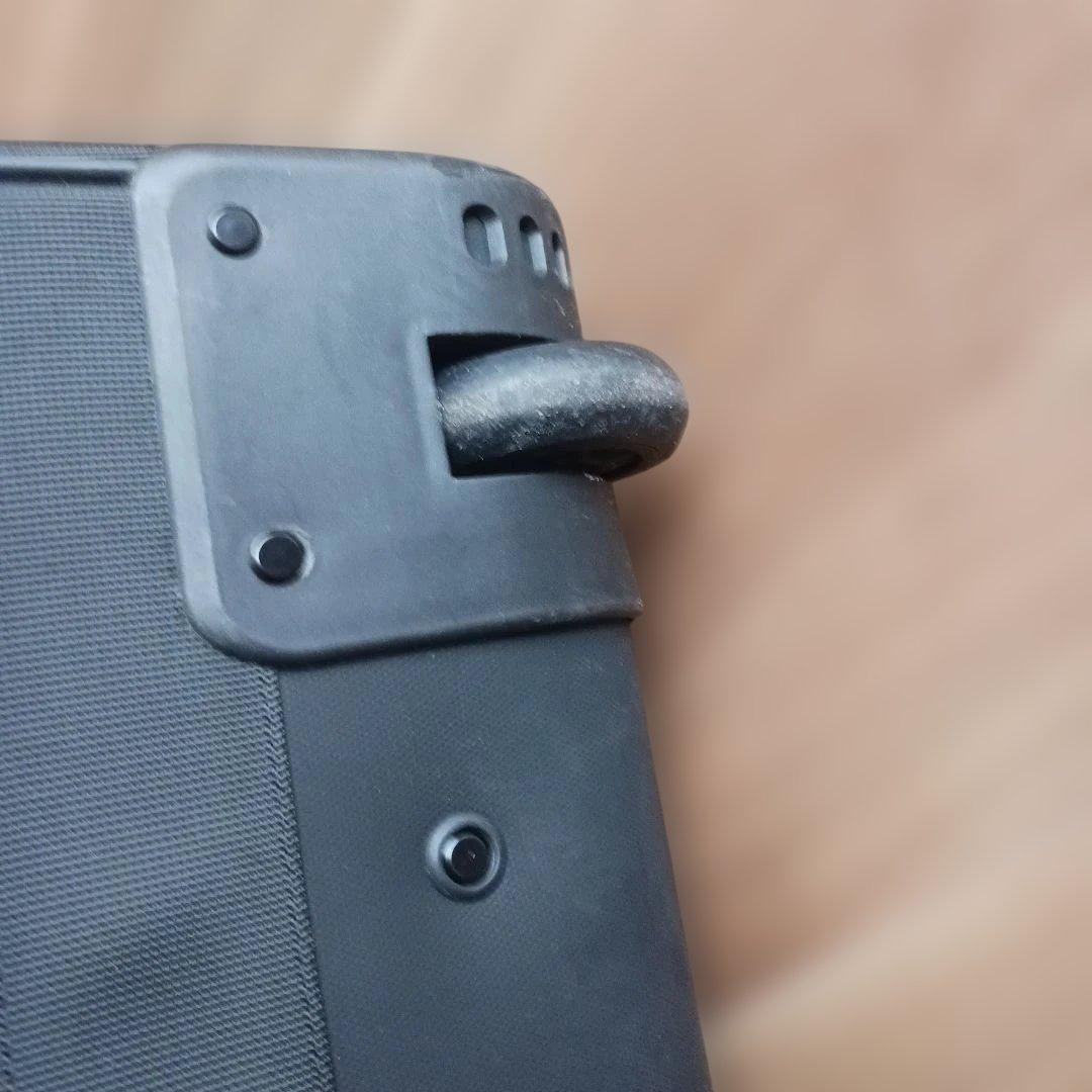 EGOZARU. ブラック ボストンバッグ