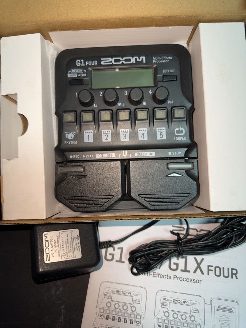 ZOOM G1 FOUR ギター　マルチエフェクター