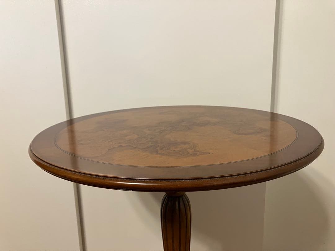 K*M様 イタリアMedea社のアール・ヌーヴォー様式ローテーブル　サイドテーブ