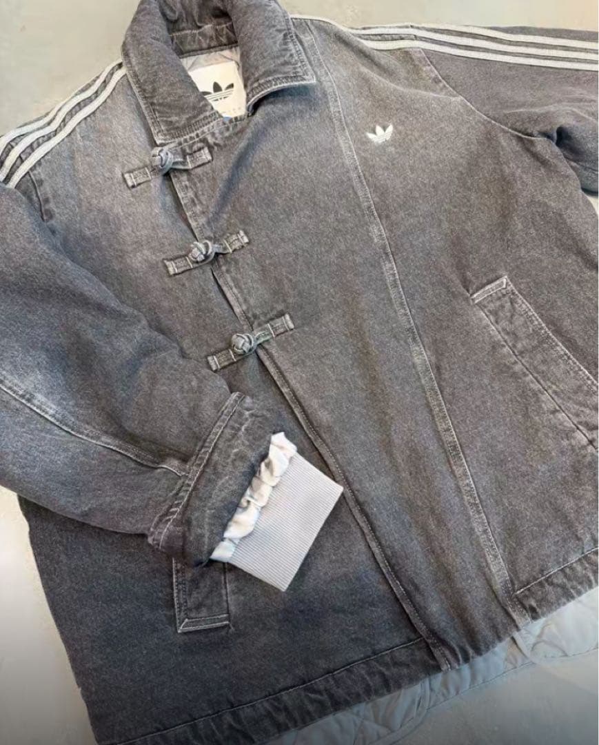 海外限定L Adidas New Year ジャケット KR5066