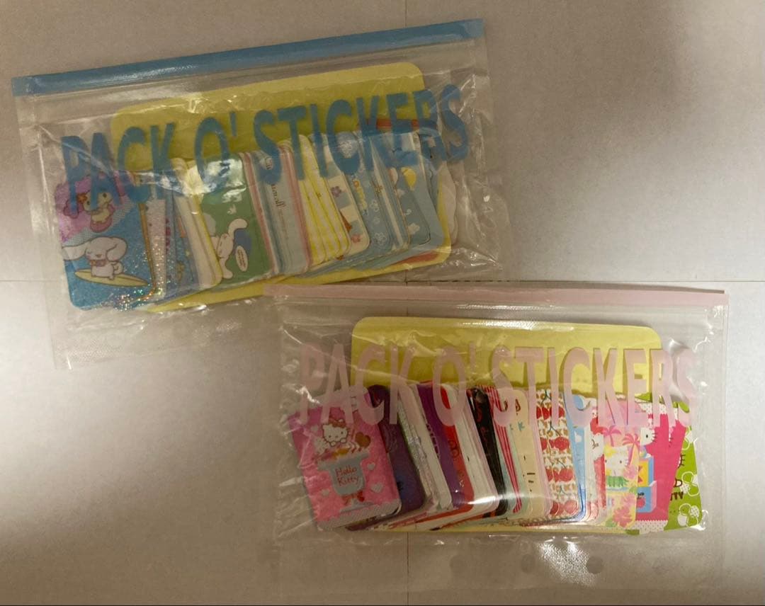 お*中様 ハローキティ・シナモロールシールセット サンリオ、ケース付き