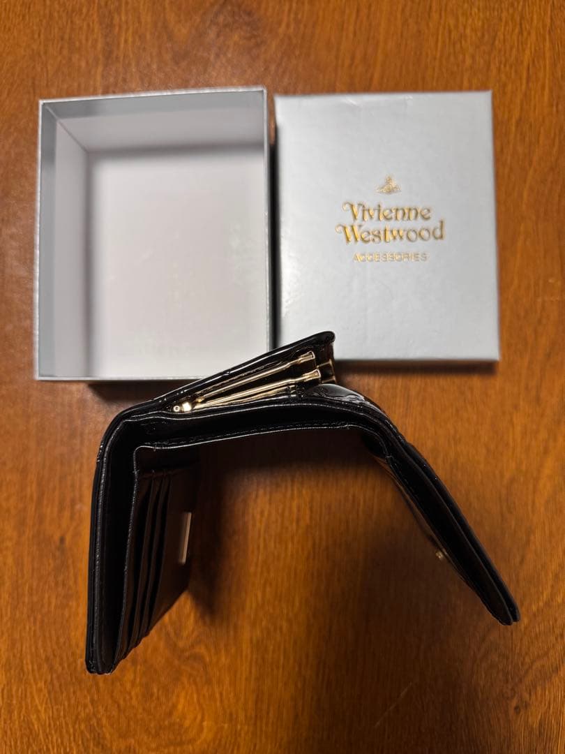 Vivienne Westwood ブラック三つ折り財布 h1