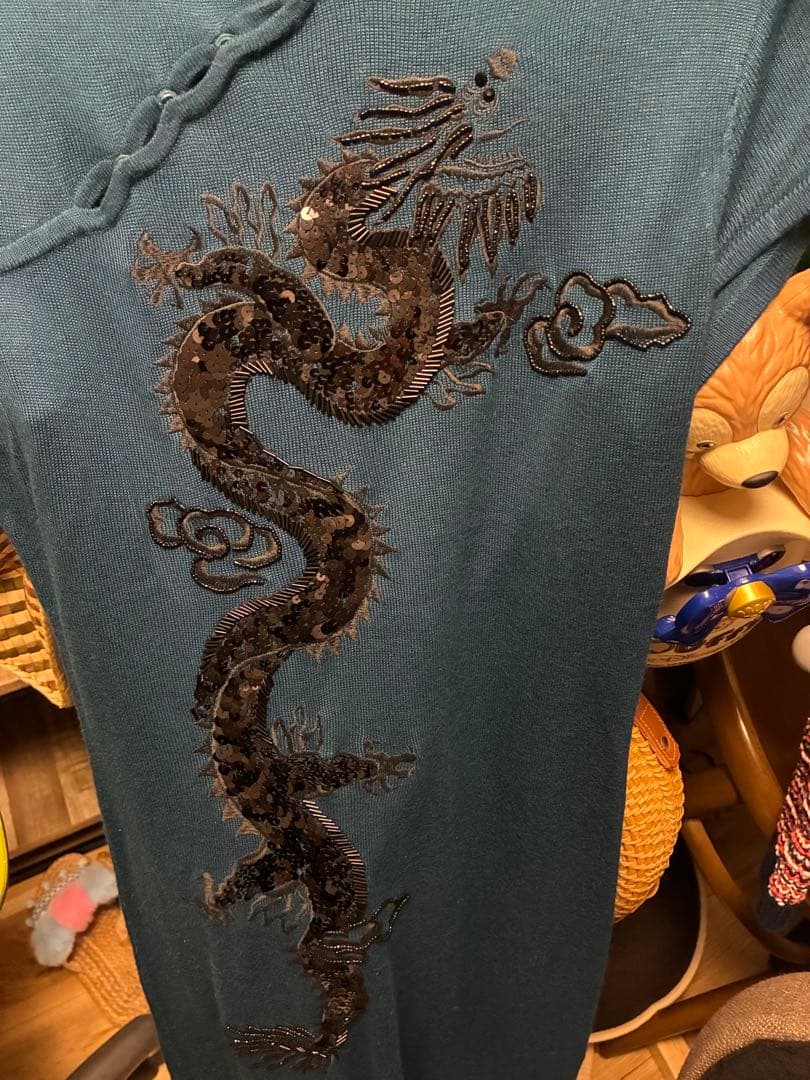 【希少VIVIENNE TAM（ヴィヴィアンタム）ドラゴン刺繍 ニットワンピース