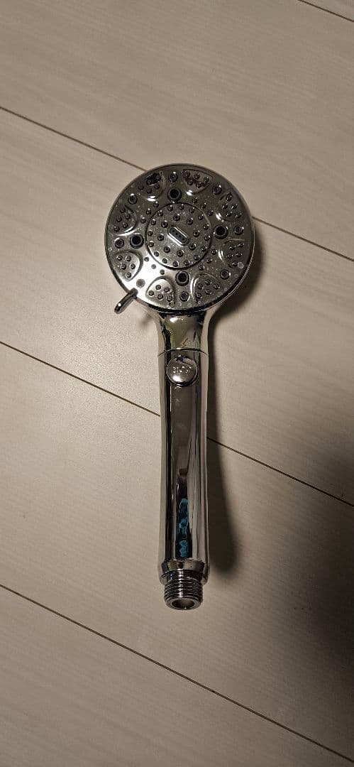 多機能シャワーヘッド　クローム仕上げ　美容