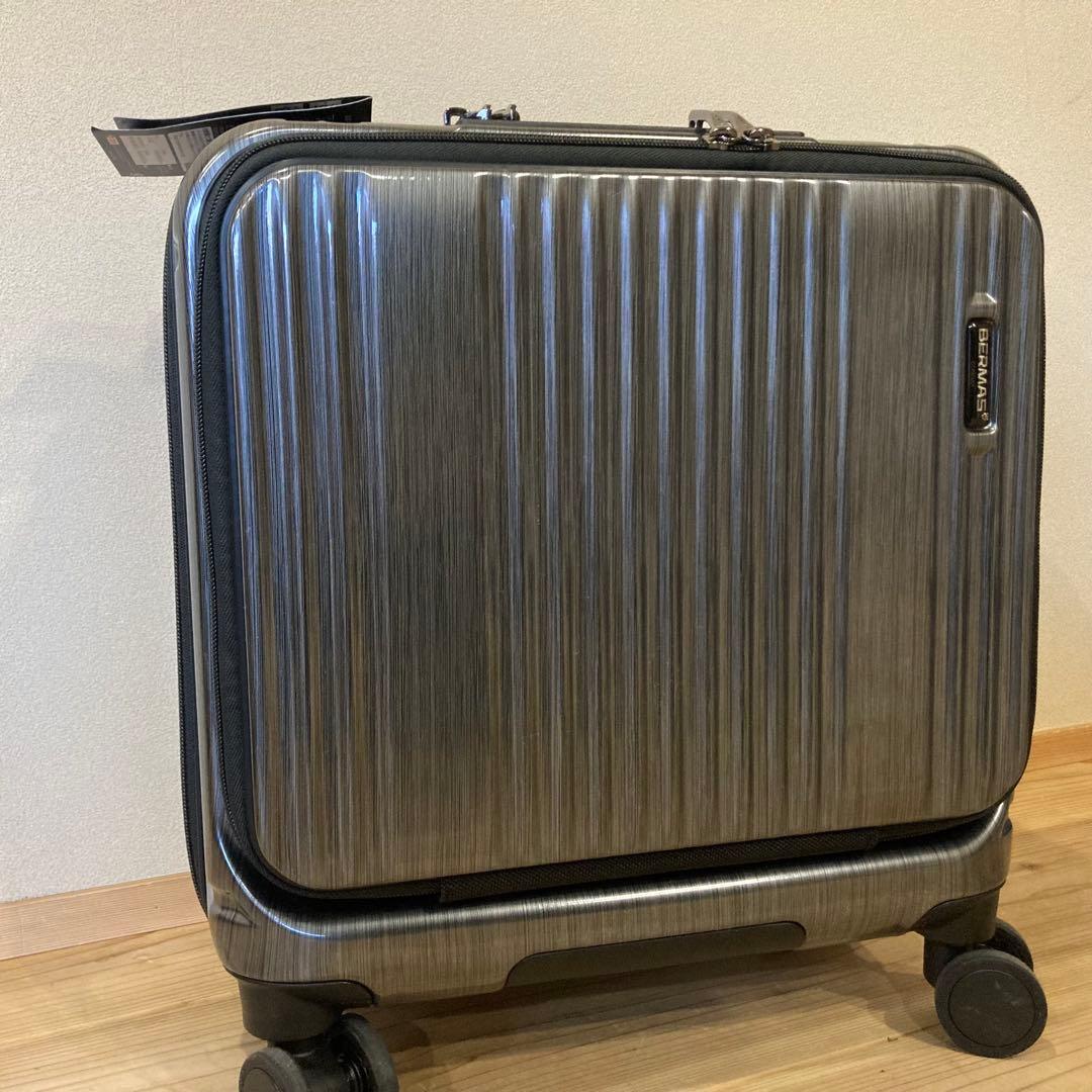 新品　未使用品　バーマス　スーツケース　33L 参考価格30,800円