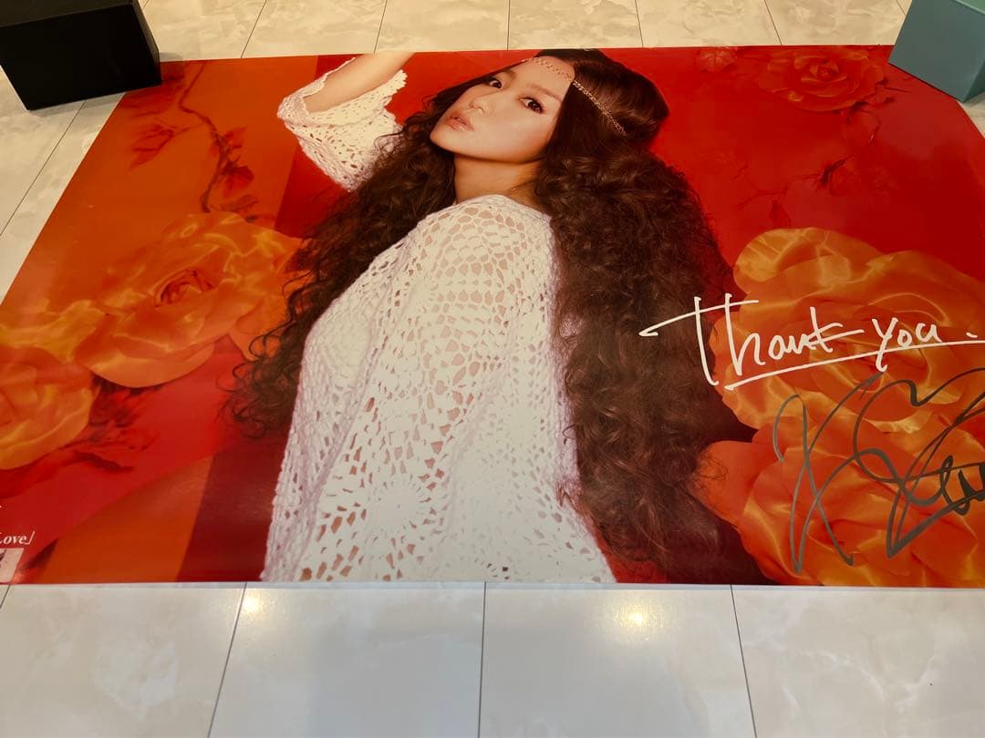 西野カナ　直筆サイン入りポスター 『Thank you, Love』