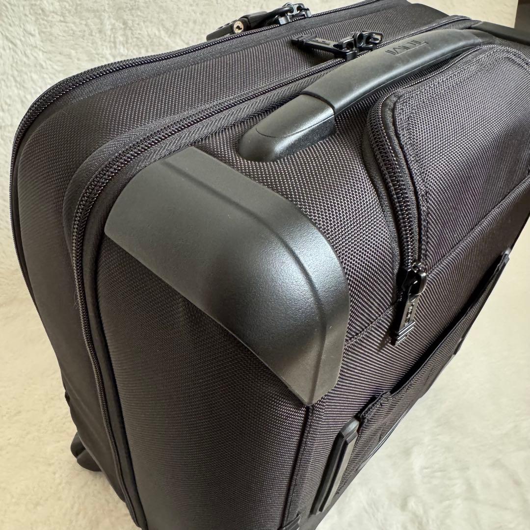 美品　TUMI コンパクト　4ウィール　キャリーケース　黒　出張　ビジネス