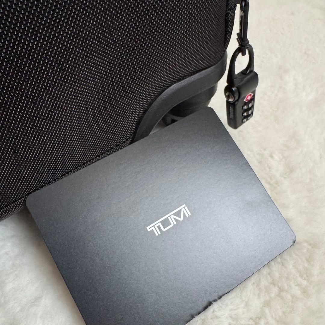 美品　TUMI コンパクト　4ウィール　キャリーケース　黒　出張　ビジネス