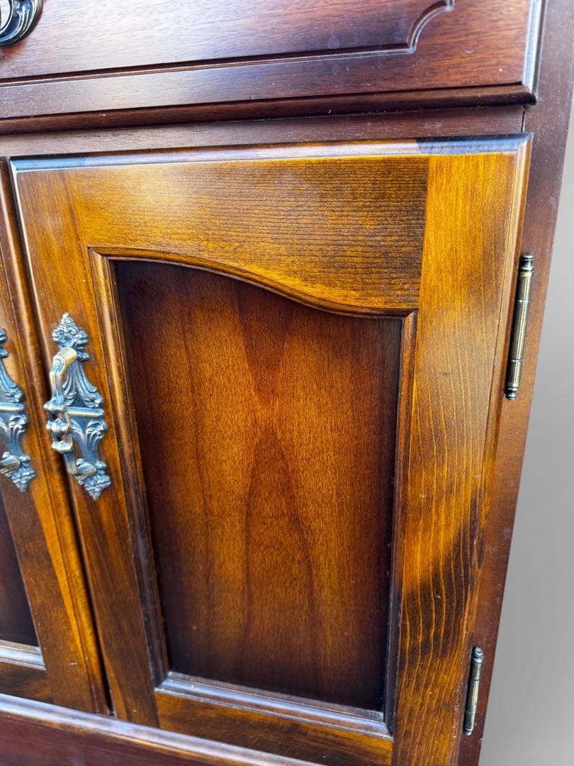 カリモク コロニアル キャビネット 花台 チェスト アンティーク調　約9.3万