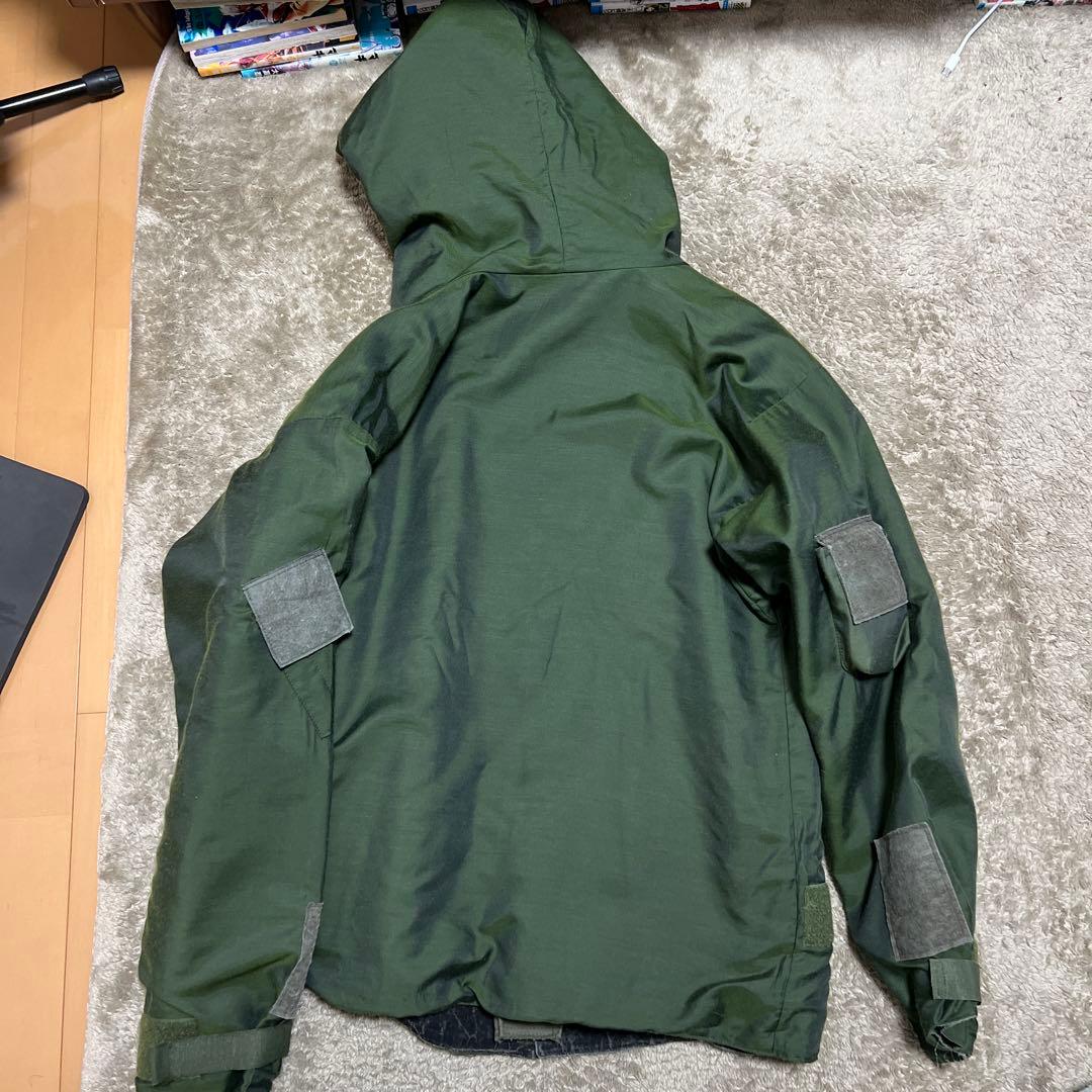 イギリス軍オリーブグリーンジャケット　フード付き　ミリタリー