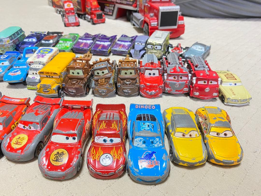 カーズ トミカ約50台　マックトレーラー付き　レア含む