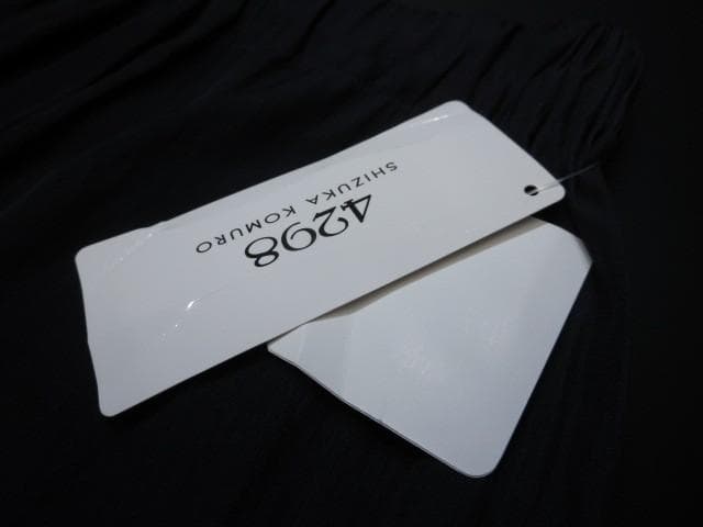 新品未使用品*洋服屋*4298*シズカコムロ*ガウチョパンツ*サイズ*42